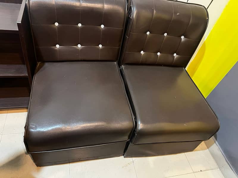 Very Good Condtion Office Furniture For Sale 6