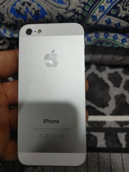 iphone 5 10/10 condition pta approve 5