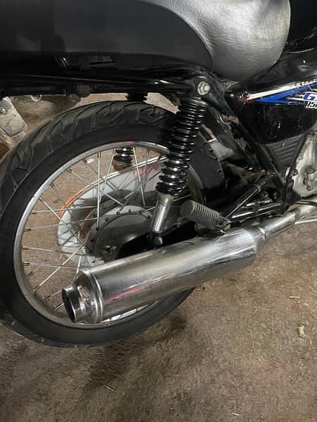 for bike lovers Suzuki 150 for sale in Dha karachi 10/10 condition 1