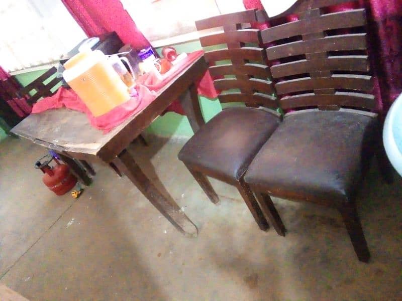 Dining Table with 05 x chairs 5
