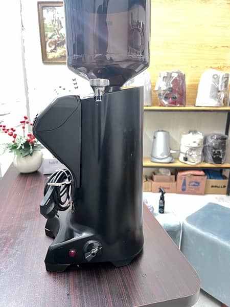 coffee Machines, Grinders & Coffee Gadgets 13