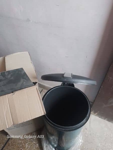 dustbin new 20 litre hold dust 0