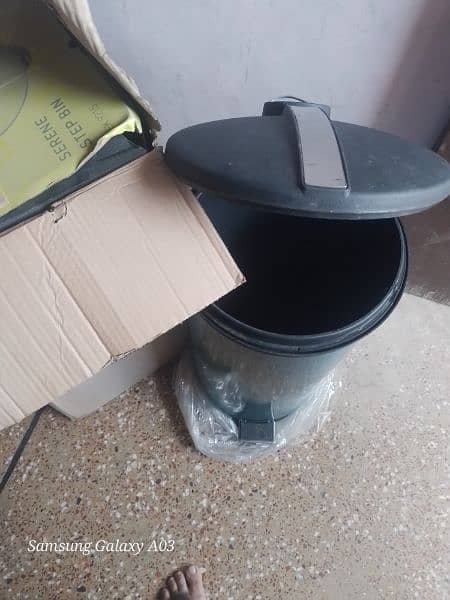 dustbin new 20 litre hold dust 1