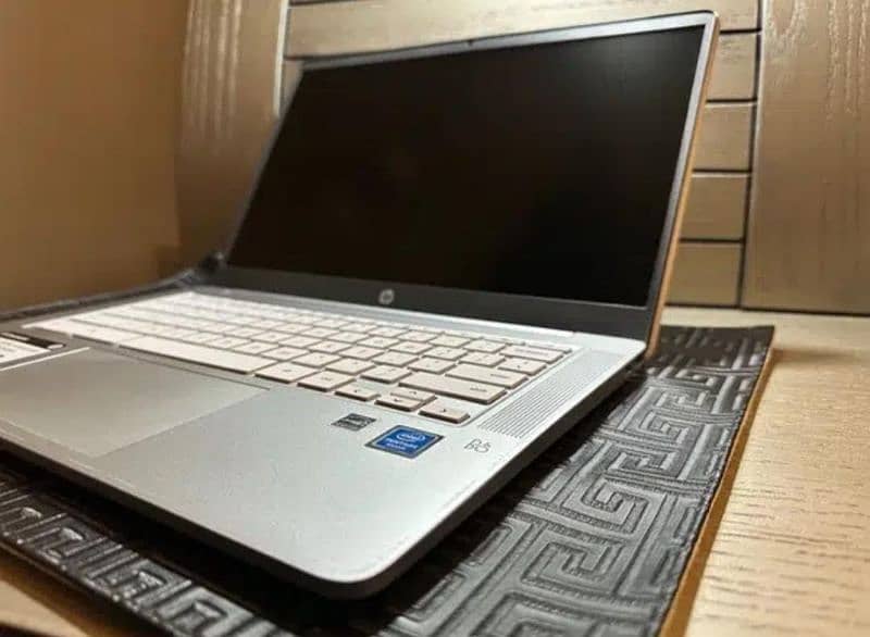 Hp chromebook 14inch 4/64 for sale in brand new condition 2