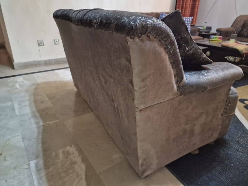 7 Seater Sofa Immaculate Condtion 4