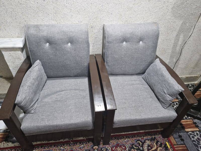 8 seater sofa set for sale, bought 10 months before, 4