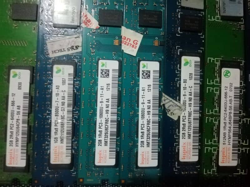 computer laptop RAM available 2 GB  1 GB 512 MB  / Exchange possible 2