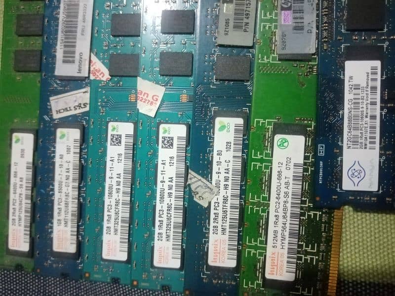 computer laptop RAM available 2 GB  1 GB 512 MB  / Exchange possible 3