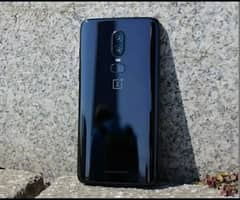 OnePlus 6 for urgent sale only serious byers contact me 03469997957