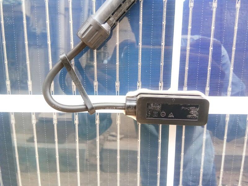 Canadian Hiku6 545 Watt Bifical double Glass solar Panels 13