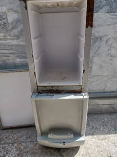 dispenser for sale condition 7/10 full working