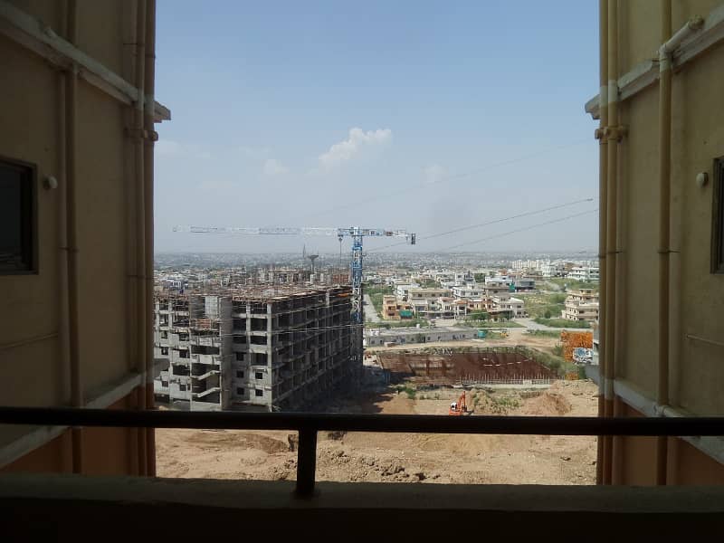 Three Bed Appartment With Darwing Rooms Available For Sale in Defence Residency DHA 2 Islamabad. 8