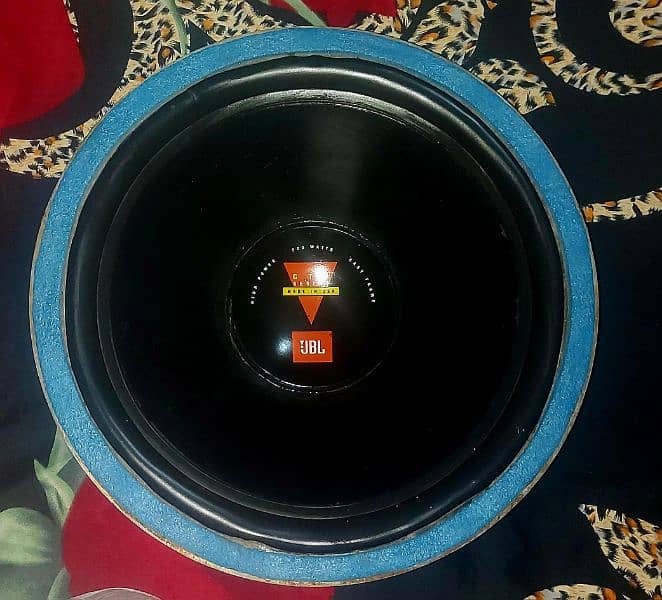 JBL  subwoofer 15 inches USA 5