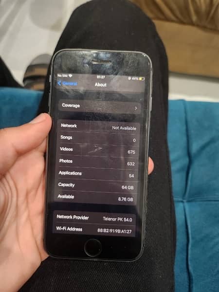 iPhone 8 condition 10/10 64 gb totally genuine only kit 9