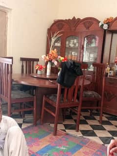 used 6 seater dinning in good condition