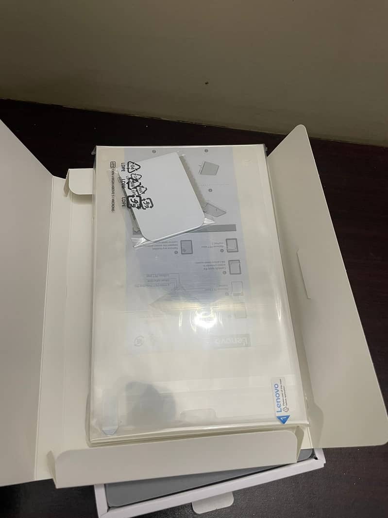 [BRAND NEW] Lenovo Tab M9 with Clear Case and Protective Film Wifi 4
