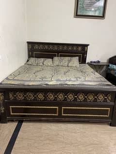Bed set with side tables