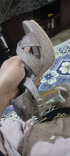 Ladies shoes 8 nmbr 1 time use