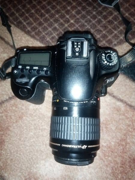Canon D60 camera condition 8/10 with 80-200  one hand use 5