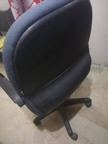 MOVING COMFORTABLE CHAIR 1