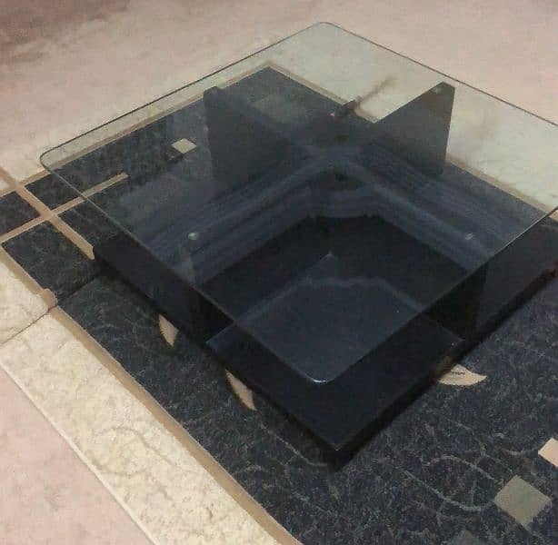 good in condition wid good quality glass 1 center table & 2 side table 3