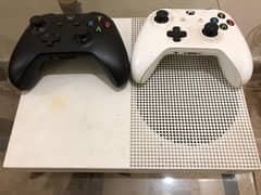 Xbox One S 1TB 2 Original Controllers 9 Pre installed Games