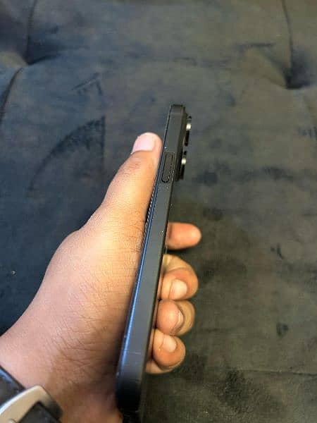 iphone 15 (black colour) 2