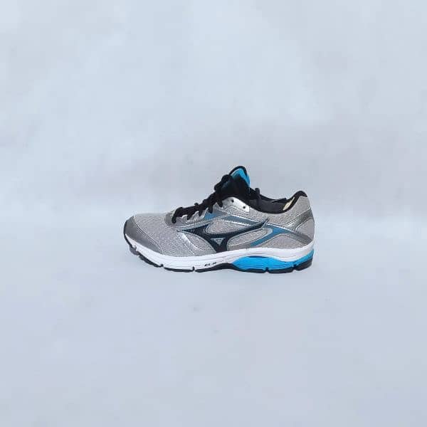 Muzino wave legend 3 Sports Shoe(Runners , Athlete shoe) size 39~40 EU 2