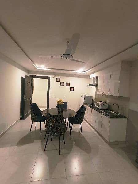 B-17 PER DAY fully furnished flat available for rent 14