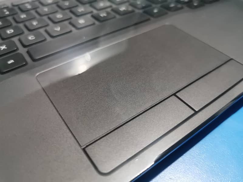 Dell Latitude 7400 /7300 Ultrabook Core i5 8th Generation 3