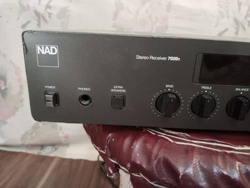 NAD 7020e amplifier 3