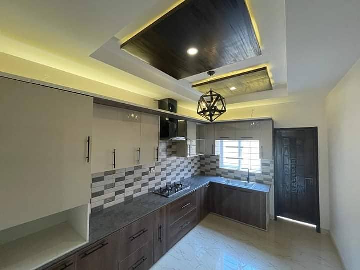 8 Marla Luxury House Available For Rent In Umar Block Bahria Town Lahore 6