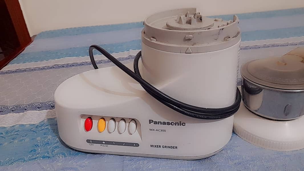 Panasonic Mixer Grinder MX-AC300 - White 3