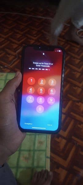 iPhone XR 64GB battery health 81 face ID ok all ok but screen some 3