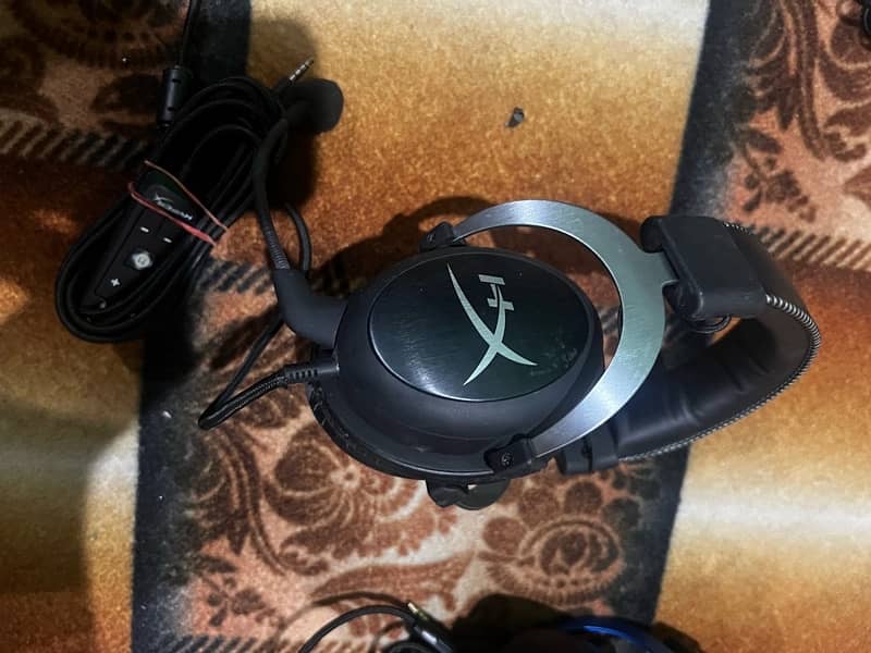 hyper x cloud 2 gaming headphones original along with sound card 5