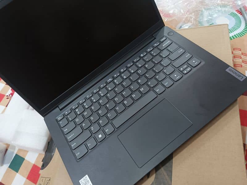 Lenovo V14 Latest 12th gen 16/256 0