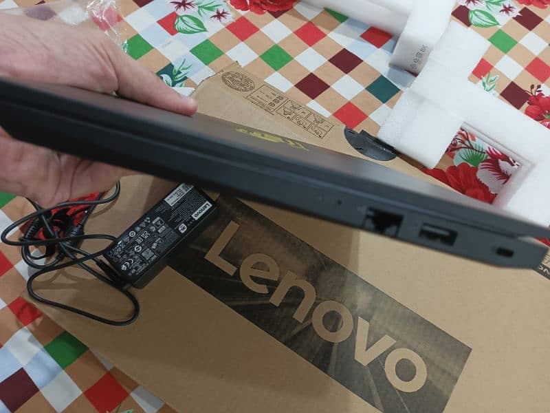 Lenovo V14 Latest 12th gen 16/256 7