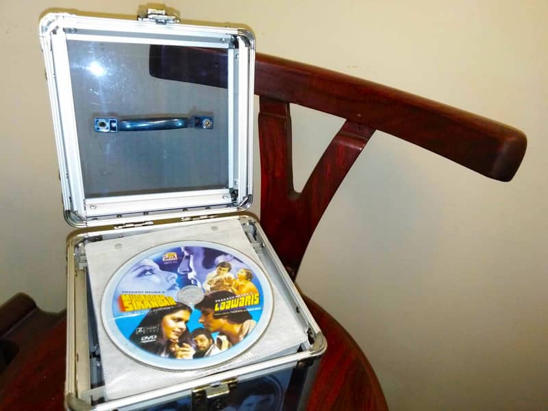CD/DVD Storage Aluminium Case with Original Classic Dvd's 3