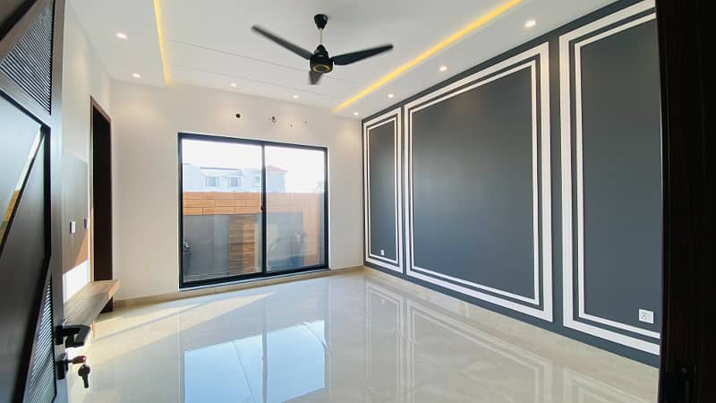 1 Kanal Modern Bungalow For Sale In Dha Phase 7 14