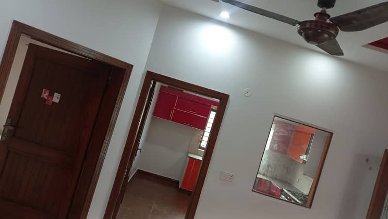 UPPER PORTION OF 10 MARLA LOWER LOCKED IDEAL BRAND NEW CONDITION GOOD HOUSE FOR RENT IN IQBAL BLOCK BAHRIA TOWN LAHORE 5