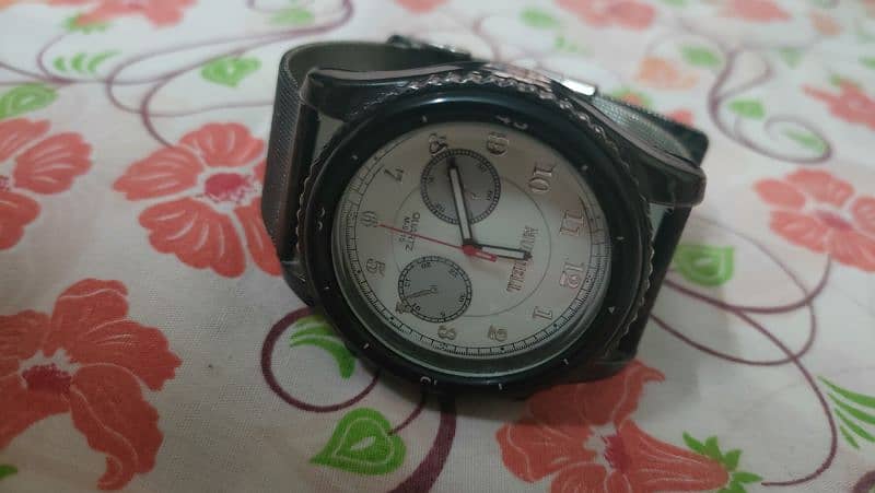 Beautiful metallic strap watch for sale 3