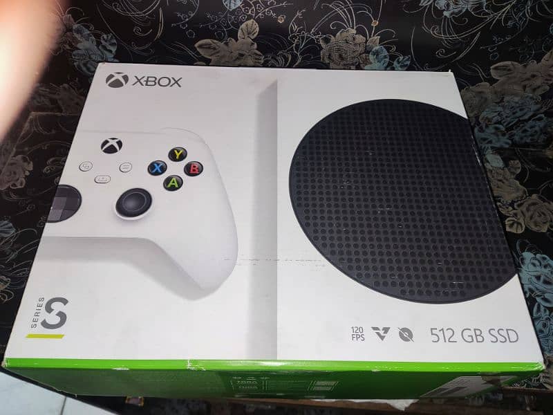 Xbox series S 512gb new with box 10/10 condition complete accessories 10