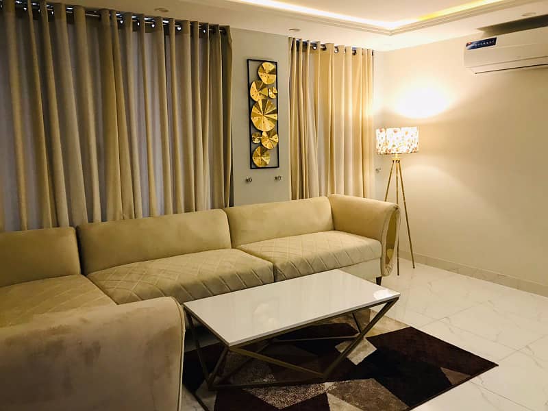 A Beautiful Luxury Apartments For Rent On Daily & Monthly Bases Bahria Town Lahore(1&2 Bed Room) 2