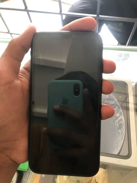 iPhone XR 10by 10 condition battery health80 hai water pack with box 2