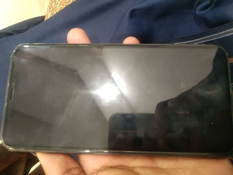 Iphone 11 pro max 10/10 condition 4