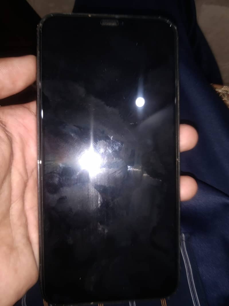 Iphone 11 pro max 10/10 condition 5
