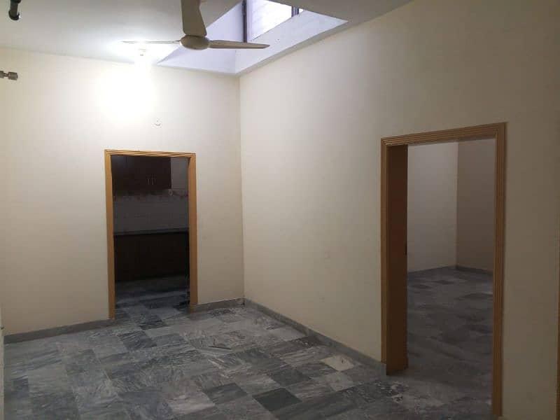 Portion available for rent in Gulraiz ph 2 near gate 3 3