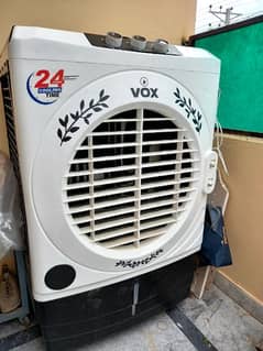 VOX AIR COOLER JUST LIKE NEW WITH 6 ICE BOXES