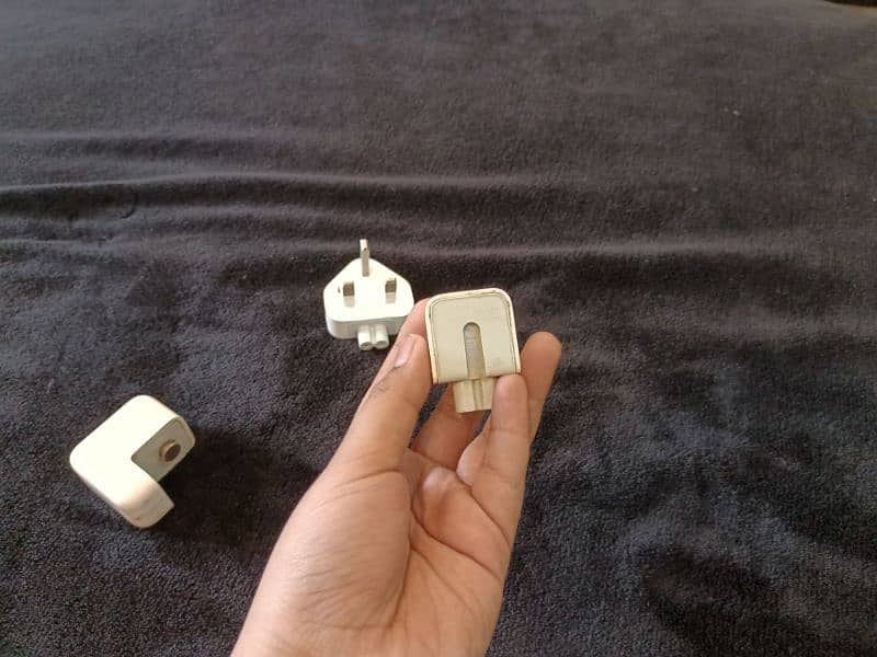 Apple 12W USB Power Adapter with new three plug 3