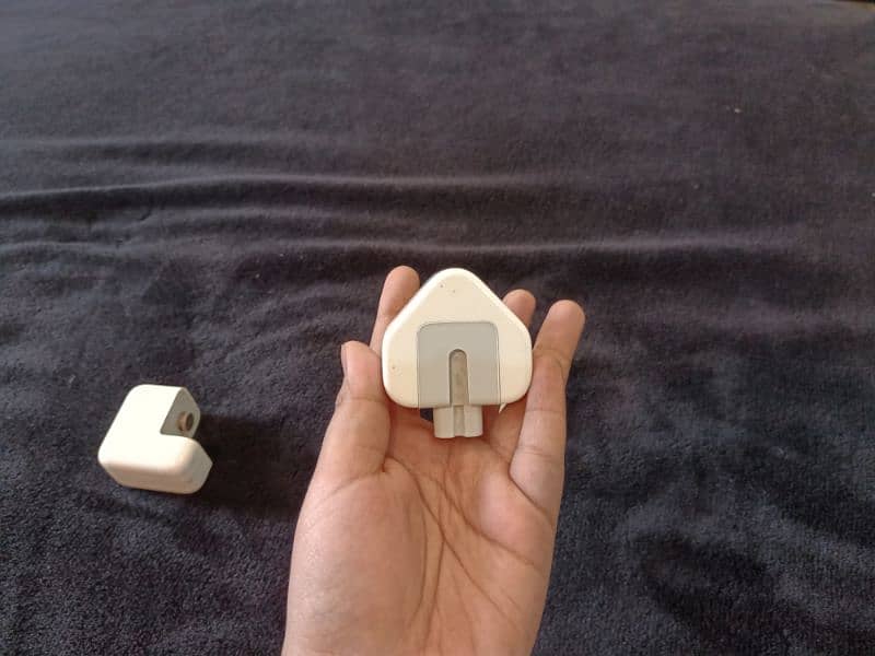 Apple 12W USB Power Adapter with new three plug 5